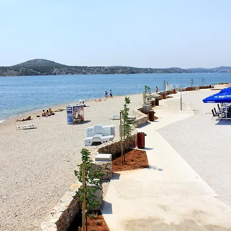 Lägenhet With Parking Space - 23791 Šibenik