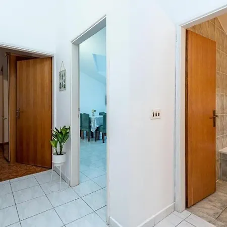 Apartmán With Parking Spaces - 24553 Vodice
