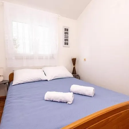With Parking Spaces - 24553 Vodice