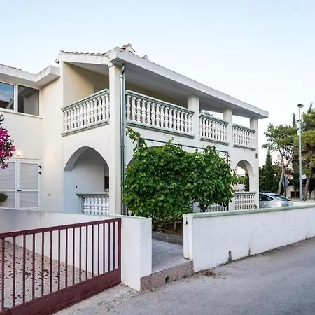 With Parking Spaces - 24553 Vodice