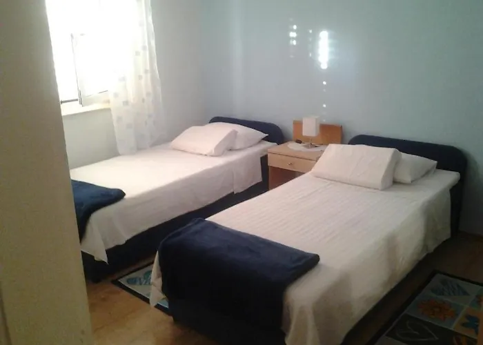 With Parking Space - 23791 Appartement *