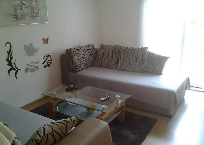 Lägenhet With Parking Space - 23791 *