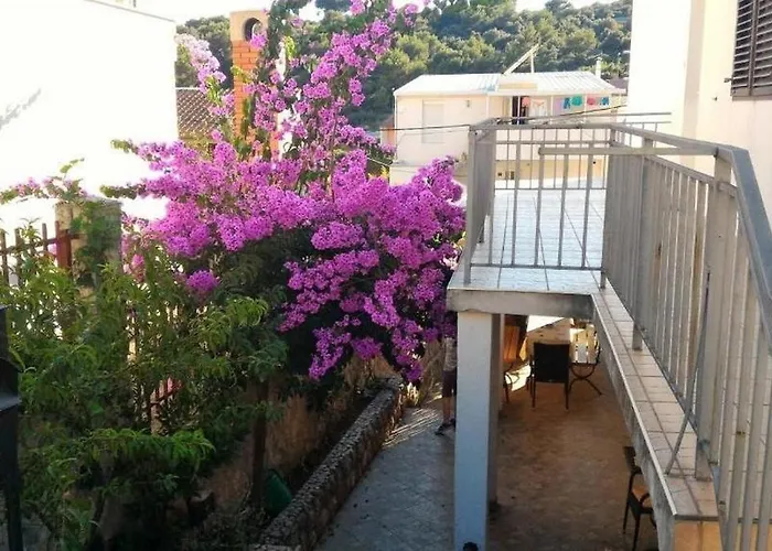 With Parking Space - 23791 Lägenhet